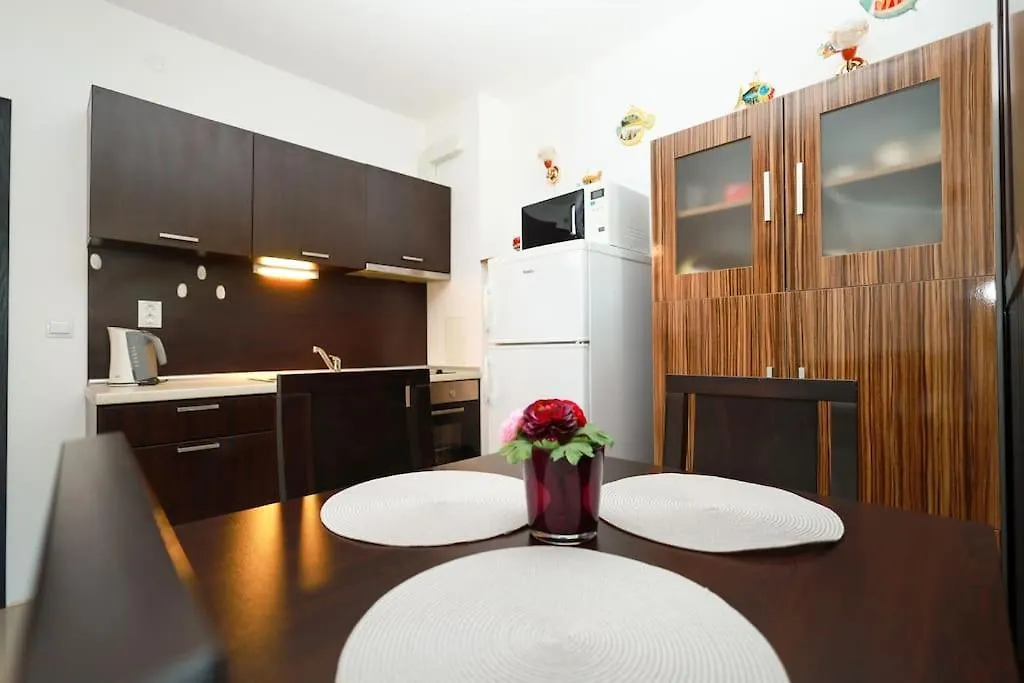 Santa Cruz Apartment Burgaz